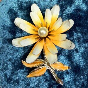 Vintage Coro Daisy Flower Brooch Gold Tone Enamel Pearl Signed